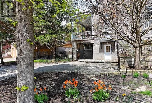 5 Humberview Drive, Vaughan (Islington Woods), ON - Outdoor