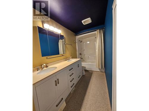 4420 Baldy Way, Chetwynd, BC - Indoor Photo Showing Bathroom