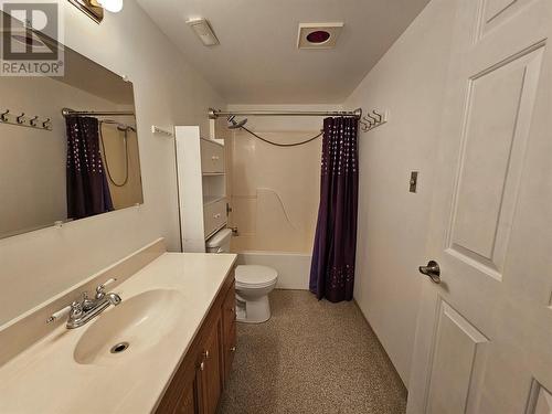 4420 Baldy Way, Chetwynd, BC - Indoor Photo Showing Bathroom