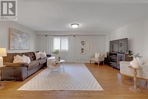 27 Guildwood Drive, Clarington, ON - Indoor Photo Showing Living Room