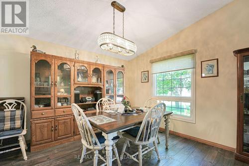 86 Clifton Street, Kawartha Lakes, ON - Indoor Photo Showing Dining Room