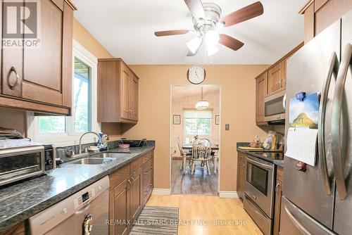 86 Clifton Street, Kawartha Lakes, ON - Indoor Photo Showing Kitchen With Double Sink