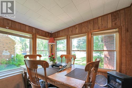 86 Clifton Street, Kawartha Lakes, ON - Indoor Photo Showing Dining Room
