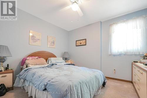 86 Clifton Street, Kawartha Lakes, ON - Indoor Photo Showing Bedroom