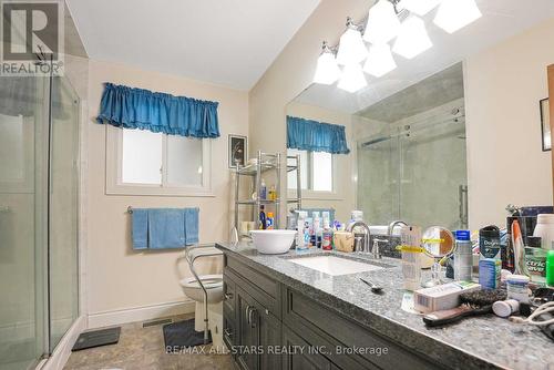 86 Clifton Street, Kawartha Lakes, ON - Indoor Photo Showing Bathroom