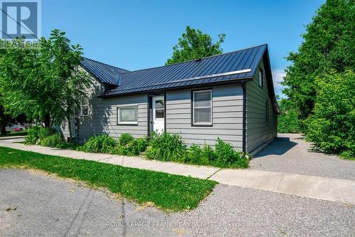 34 Reid Street, Smith-Ennismore-Lakefield (Lakefield), ON - Outdoor