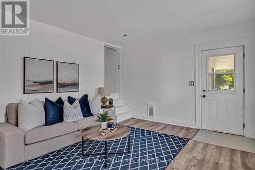 34 Reid Street, Smith-Ennismore-Lakefield (Lakefield), ON - Indoor Photo Showing Living Room