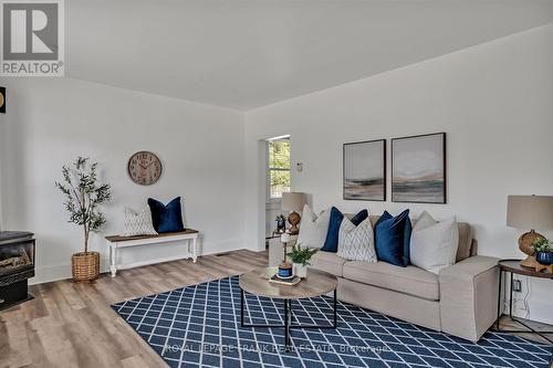 34 Reid Street, Smith-Ennismore-Lakefield (Lakefield), ON - Indoor Photo Showing Living Room