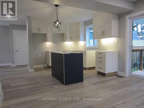 16 Frank Street, Belleville, ON - Indoor Photo Showing Kitchen