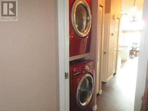 415 Commonwealth Road Unit# 348 Lot# 348, Kelowna, BC - Indoor Photo Showing Laundry Room