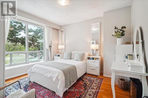 2 - 69 Upper Canada Drive, Toronto (St. Andrew-Windfields), ON - Indoor Photo Showing Bedroom