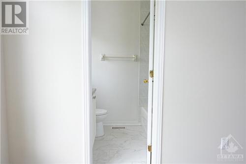 45 Helmsdale Drive, Ottawa, ON - Indoor Photo Showing Bathroom