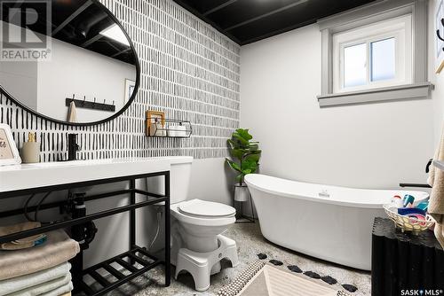 1307 Horace Street, Regina, SK - Indoor Photo Showing Bathroom