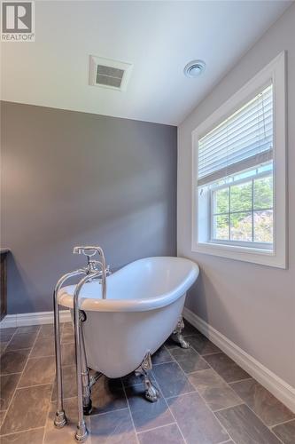 400 Blackhead Road, St. John'S, NL - Indoor Photo Showing Bathroom