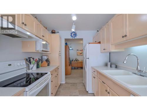 254 Scott Avenue Unit# 202, Penticton, BC - Indoor Photo Showing Kitchen