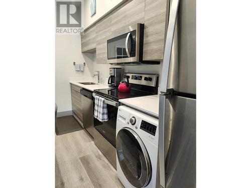 2555 Lakeshore Road Unit# 509, Vernon, BC - Indoor Photo Showing Laundry Room