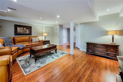 110 Marina Point Crescent, Hamilton, ON - Indoor Photo Showing Living Room