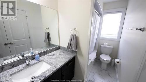 4296 Hope Court, Windsor, ON - Indoor Photo Showing Bathroom