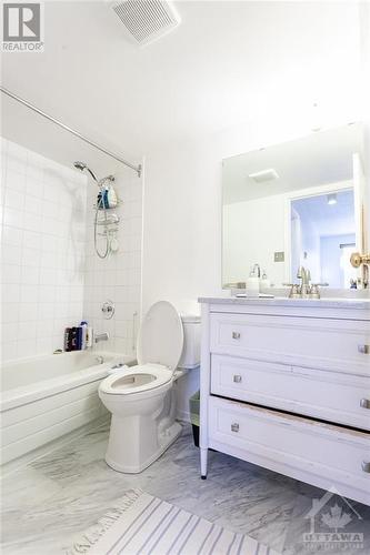 222 Guigues Avenue Unit#201, Ottawa, ON - Indoor Photo Showing Bathroom