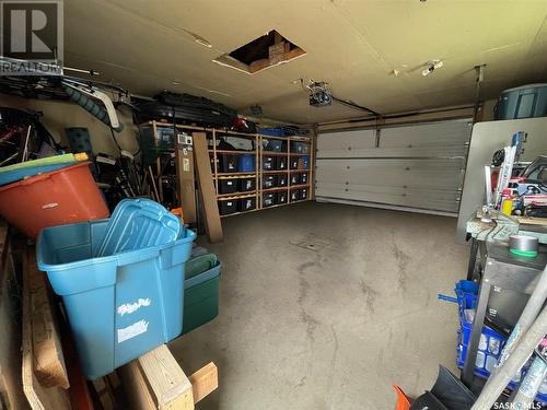 332 Alder Place, Swift Current, SK - Indoor Photo Showing Garage