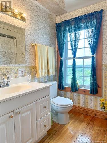 250-251 Mckenna Road, Newburg, NB - Indoor Photo Showing Bathroom