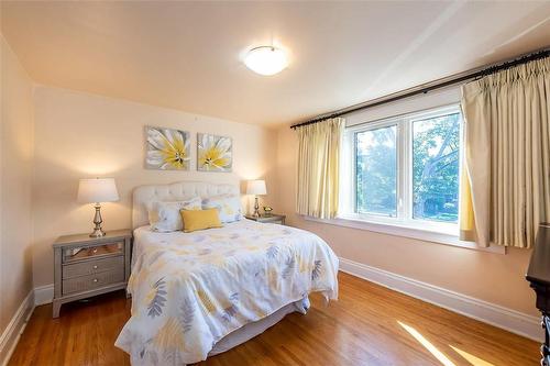 219 St. Clair Boulevard, Hamilton, ON - Indoor Photo Showing Bedroom