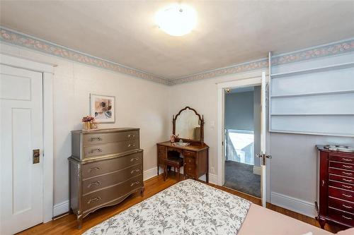 219 St. Clair Boulevard, Hamilton, ON - Indoor Photo Showing Bedroom