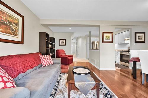 1771 Upper Wentworth Street|Unit #4, Hamilton, ON - Indoor Photo Showing Living Room