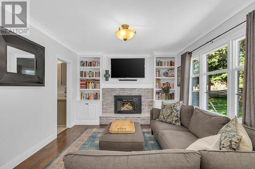 2823 Scotstown Road, West Kelowna, BC - Indoor Photo Showing Living Room With Fireplace