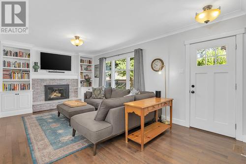 2823 Scotstown Road, West Kelowna, BC - Indoor Photo Showing Living Room With Fireplace