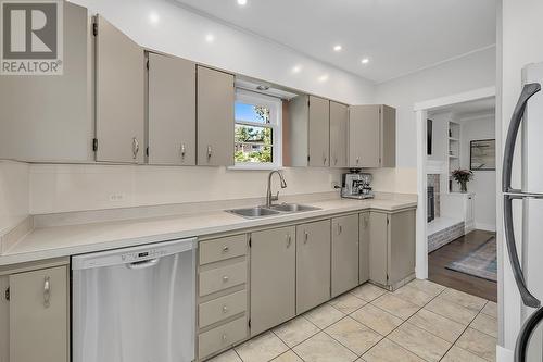 2823 Scotstown Road, West Kelowna, BC - Indoor Photo Showing Kitchen With Double Sink