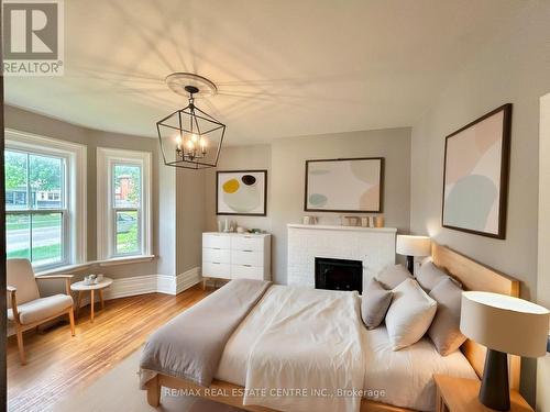 250 Main Street E, Shelburne, ON - Indoor Photo Showing Bedroom