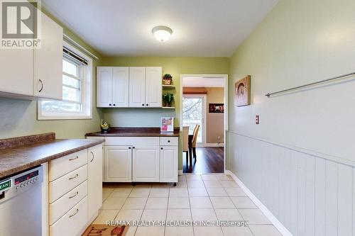 8 Griselda Court, Brampton, ON - Indoor Photo Showing Kitchen