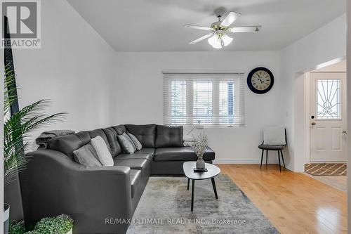 12 Porter Avenue, Toronto, ON - Indoor Photo Showing Living Room