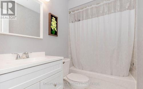 4 Vauxhall Crescent, Brampton, ON - Indoor Photo Showing Bathroom
