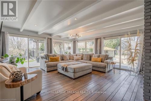 4221 Colonel Talbot Road, London, ON - Indoor Photo Showing Living Room