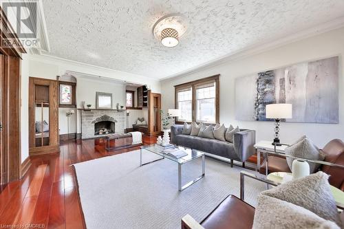 1567 Steveles Crescent, Mississauga, ON - Indoor Photo Showing Living Room With Fireplace