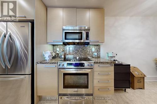 Lph05 - 660 Sheppard Avenue E, Toronto, ON - Indoor Photo Showing Kitchen With Stainless Steel Kitchen With Upgraded Kitchen