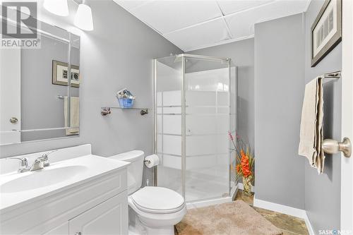 142 3Rd Street, Drinkwater, SK - Indoor Photo Showing Bathroom