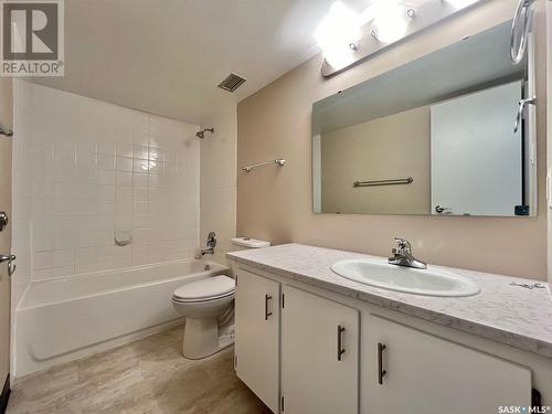 226 65 Westfield Drive, Regina, SK - Indoor Photo Showing Bathroom