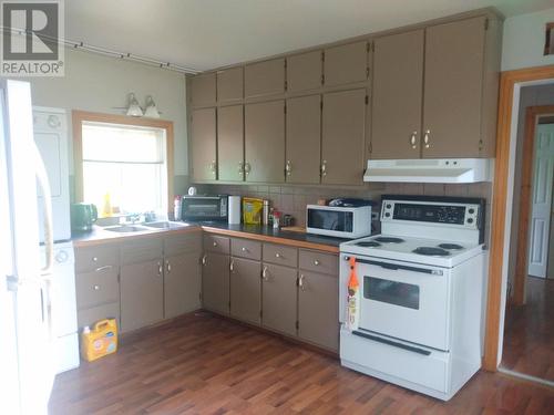 412 Centre Street, Burns Lake, BC - Indoor Photo Showing Kitchen With Double Sink