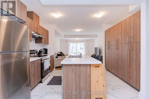 184 Franklin Trail, Barrie, ON - Indoor Photo Showing Kitchen With Double Sink