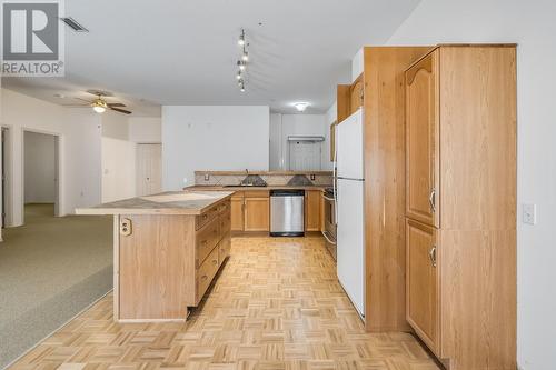 920 Saskatoon Road Unit# 118, Kelowna, BC - Indoor Photo Showing Kitchen