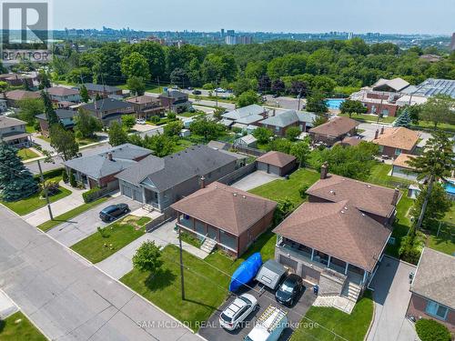 64 Dorking Crescent, Toronto (Downsview-Roding-Cfb), ON - Outdoor With View