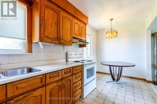 64 Dorking Crescent, Toronto, ON - Indoor Photo Showing Kitchen