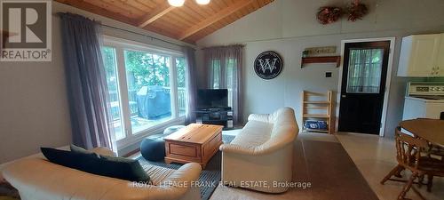 744C Marble Point Road, Marmora And Lake, ON - Indoor