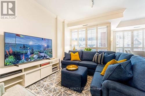 301 - 8 Sultan Street, Toronto, ON - Indoor Photo Showing Living Room