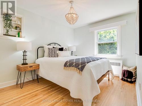 8 Willowhurst Crescent, Toronto, ON - Indoor Photo Showing Bedroom