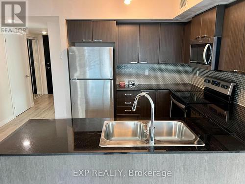 1509 - 2152 Lawrence Avenue E, Toronto, ON - Indoor Photo Showing Kitchen With Stainless Steel Kitchen With Double Sink With Upgraded Kitchen