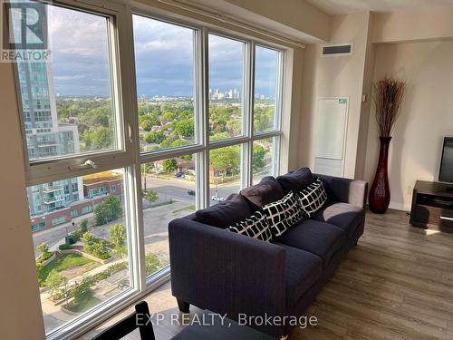 1509 - 2152 Lawrence Avenue E, Toronto, ON - Indoor Photo Showing Living Room